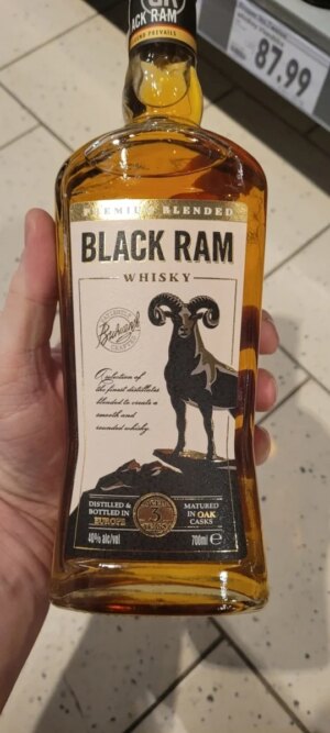 Black Ram Blended Whisky: Czy ten czarny baran jest królem stada czy czarną owcą?